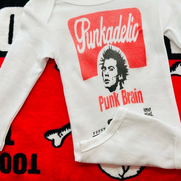 PUNKADELIC Sid Vicious punk rock Sex Pistols goth rave Harajuku baby onesie 6-9M - Picture 8 of 14